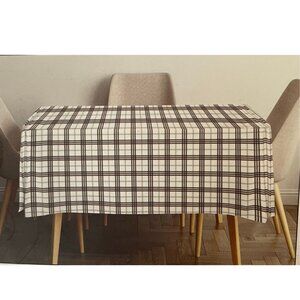 Fabric Tablecloth Black and White. 90% Cotton.  60 x 102. New